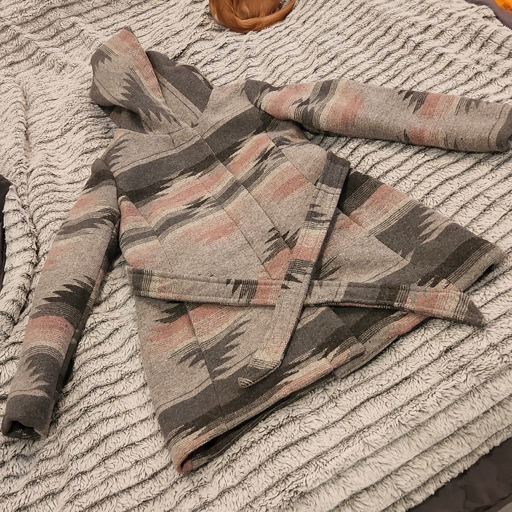 Light pink and gray aztec Coffeshop coat size L, new without tags! - Picture 6 of 9